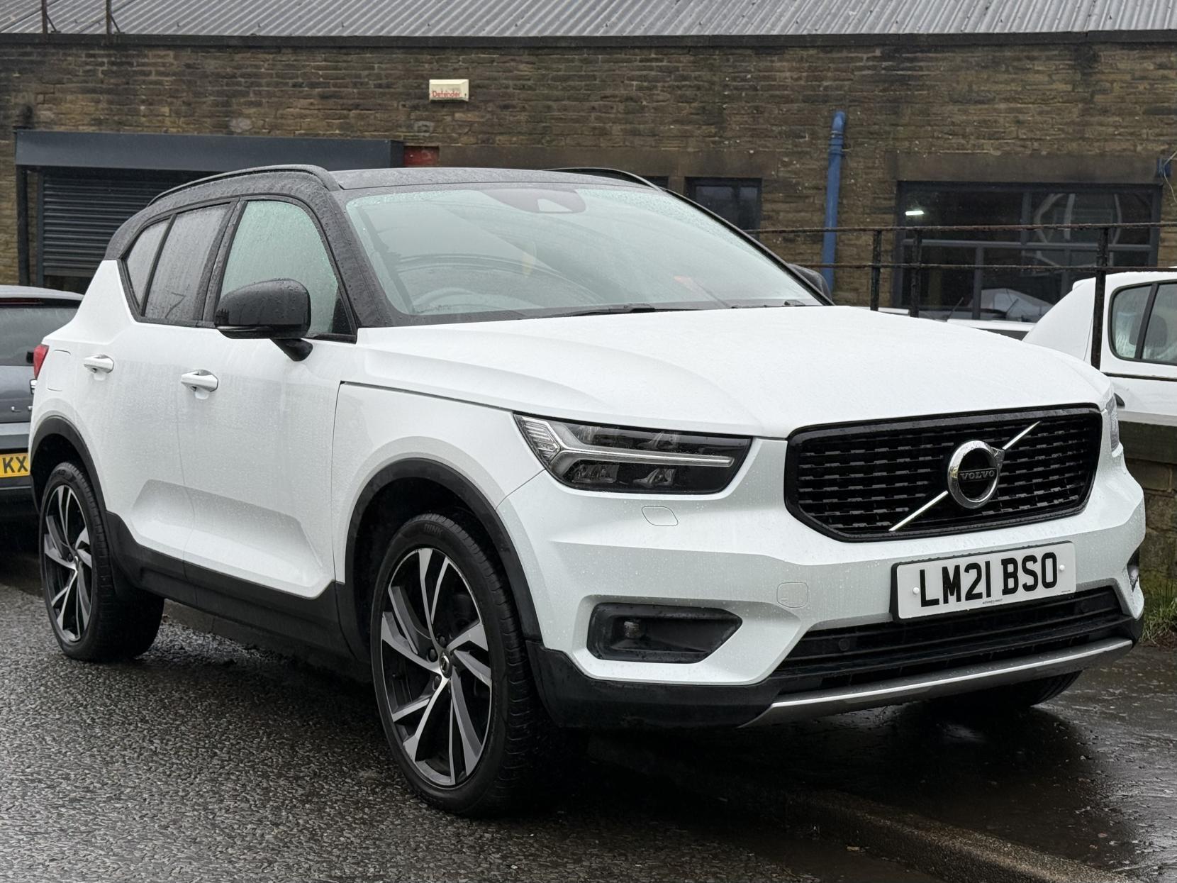 Volvo XC40 2.0 B4 MHEV R-Design Pro SUV 5dr Petrol Hybrid Auto Euro 6 (s/s) (197 ps)