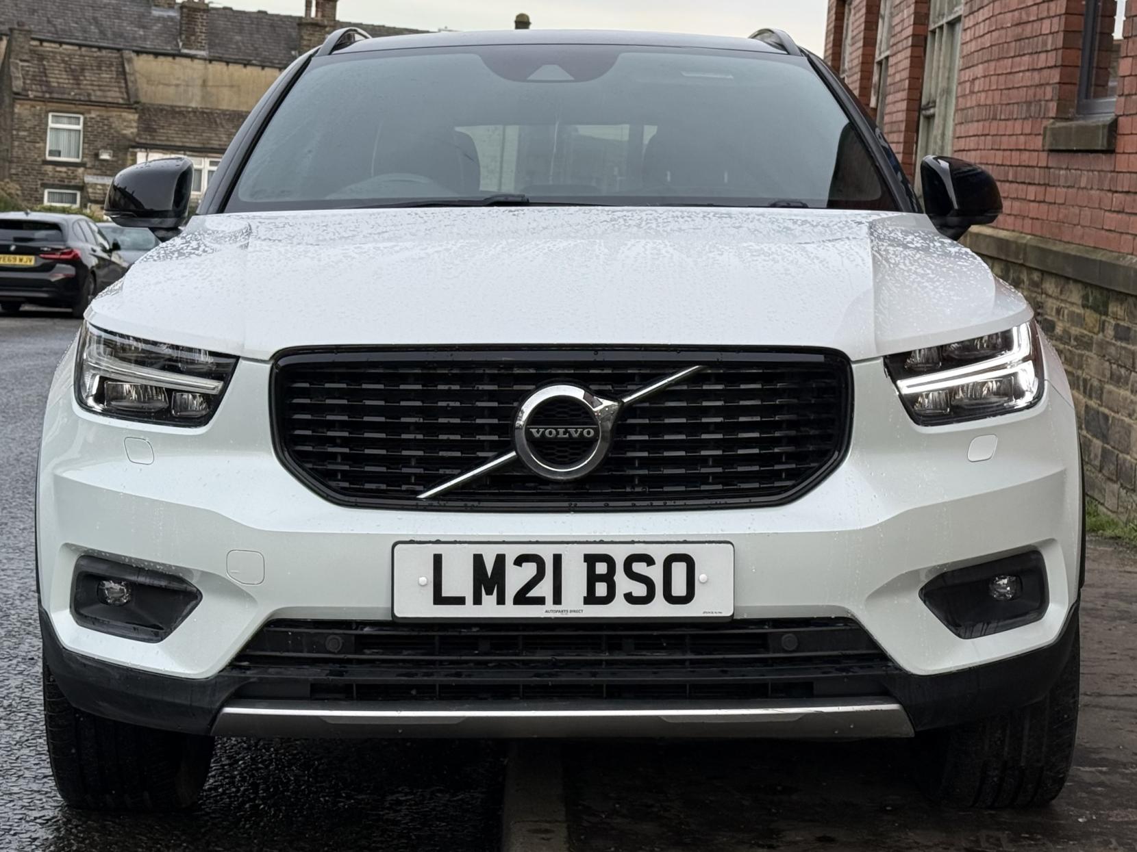 Volvo XC40 2.0 B4 MHEV R-Design Pro SUV 5dr Petrol Hybrid Auto Euro 6 (s/s) (197 ps)
