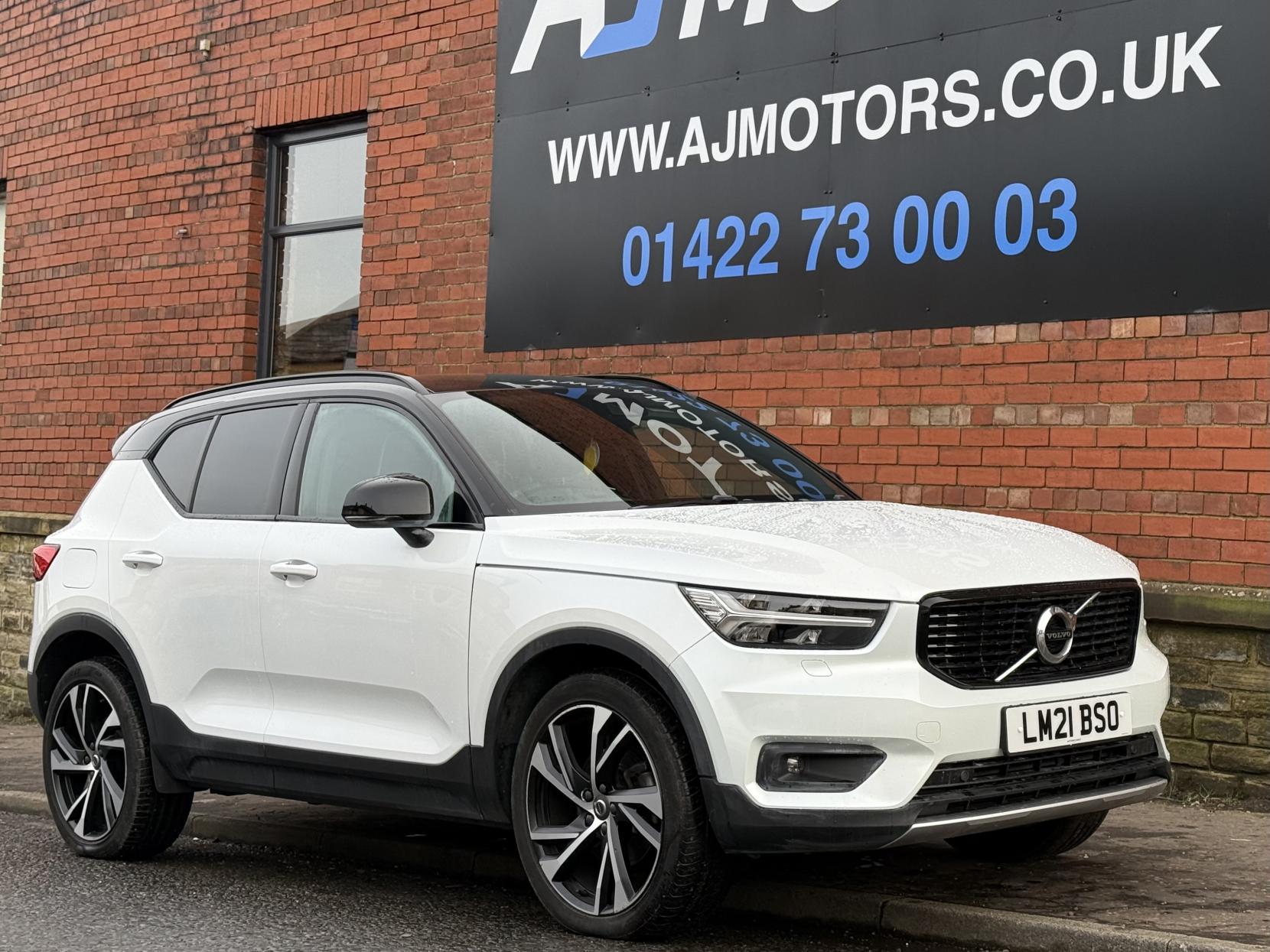 Volvo XC40 2.0 B4 MHEV R-Design Pro SUV 5dr Petrol Hybrid Auto Euro 6 (s/s) (197 ps)