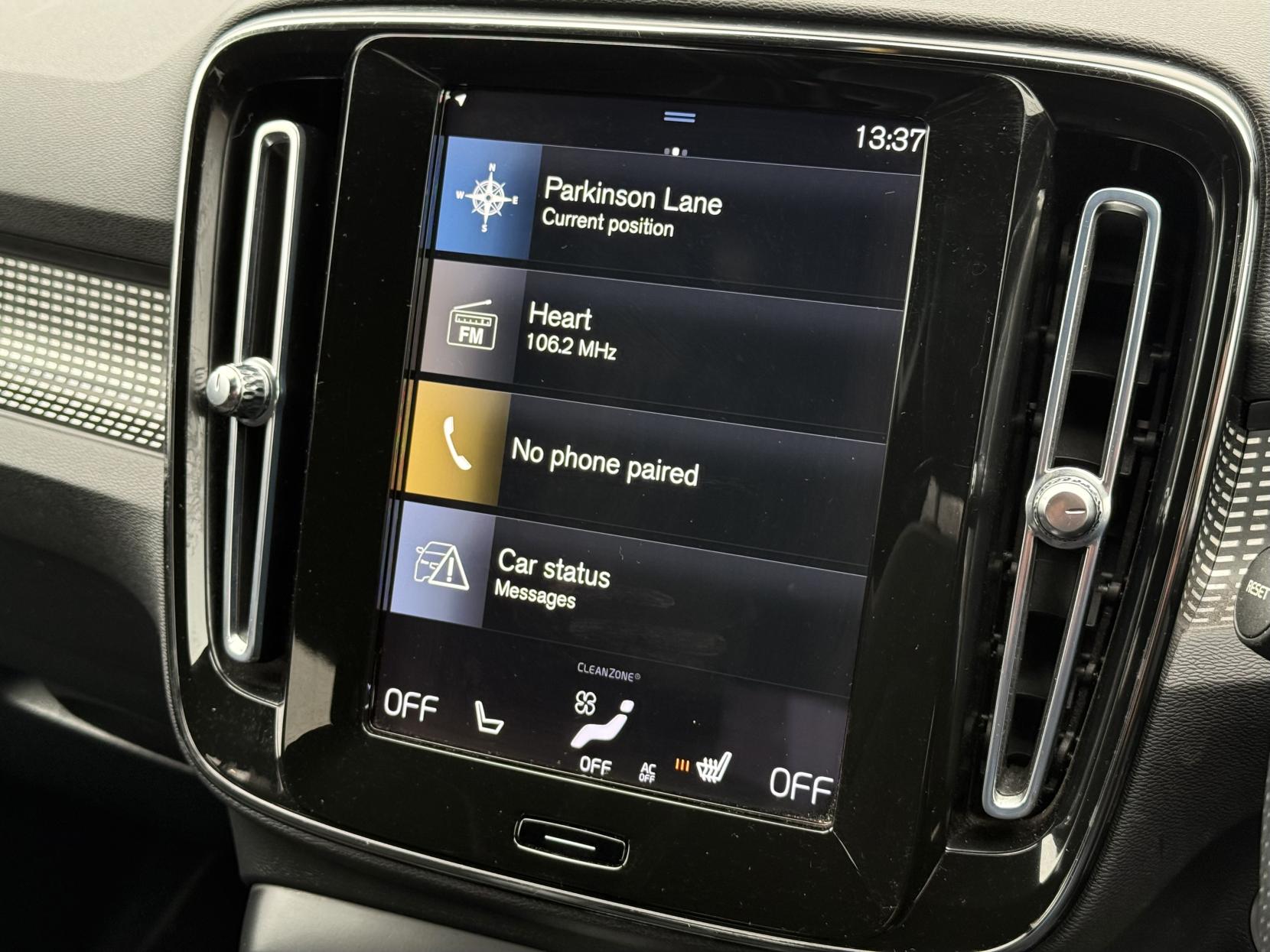 Volvo XC40 2.0 B4 MHEV R-Design Pro SUV 5dr Petrol Hybrid Auto Euro 6 (s/s) (197 ps)