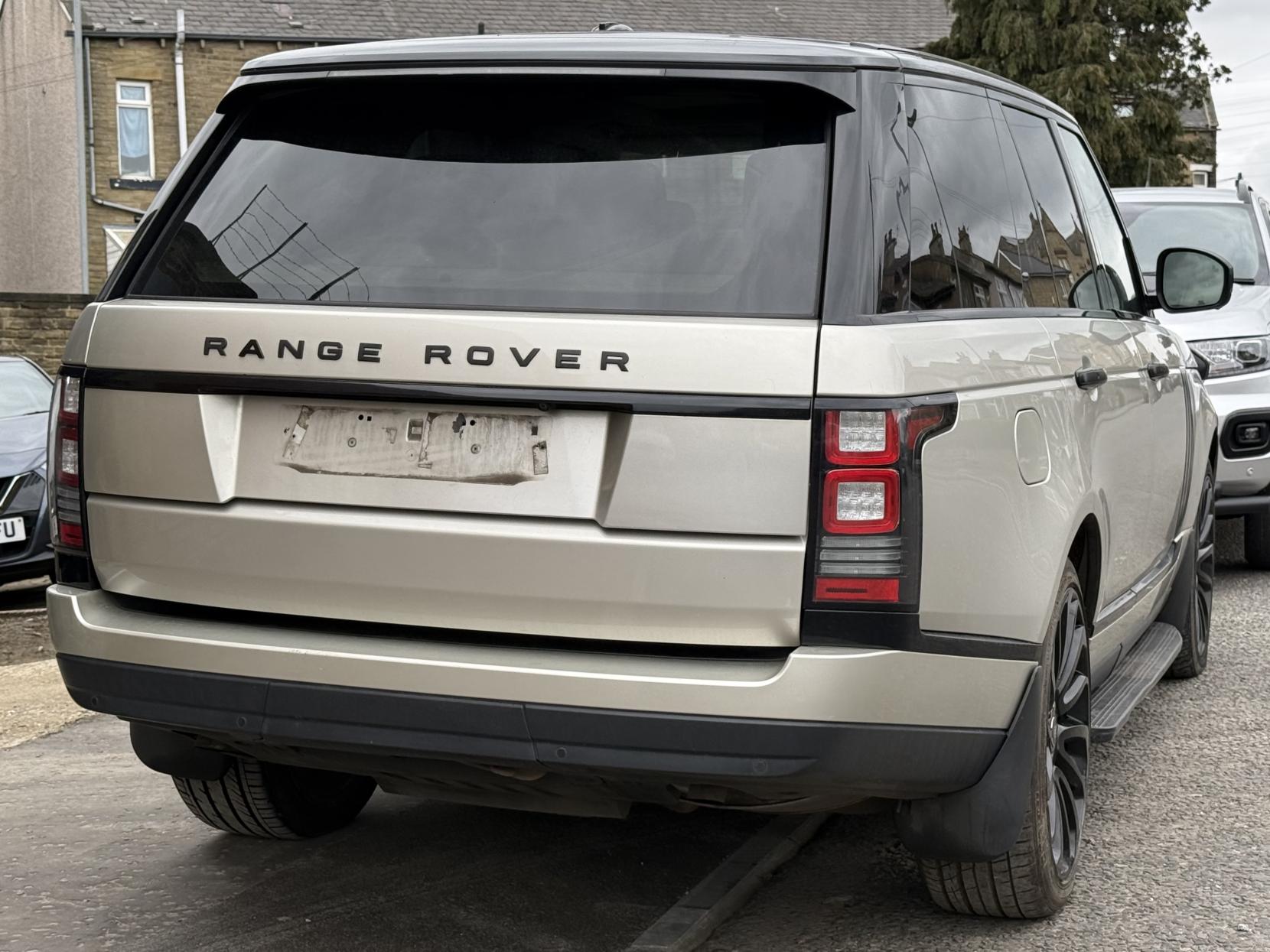 Land Rover Range Rover 4.4 SD V8 Autobiography SUV 5dr Diesel Auto 4WD Euro 5 (339 ps)