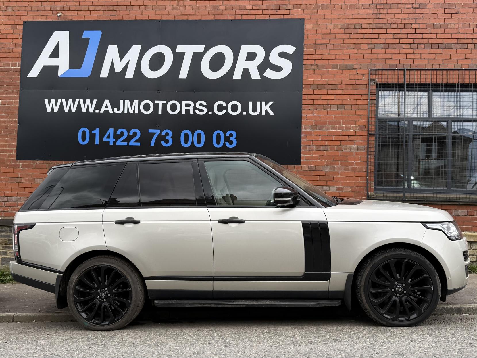 Land Rover Range Rover 4.4 SD V8 Autobiography SUV 5dr Diesel Auto 4WD Euro 5 (339 ps)