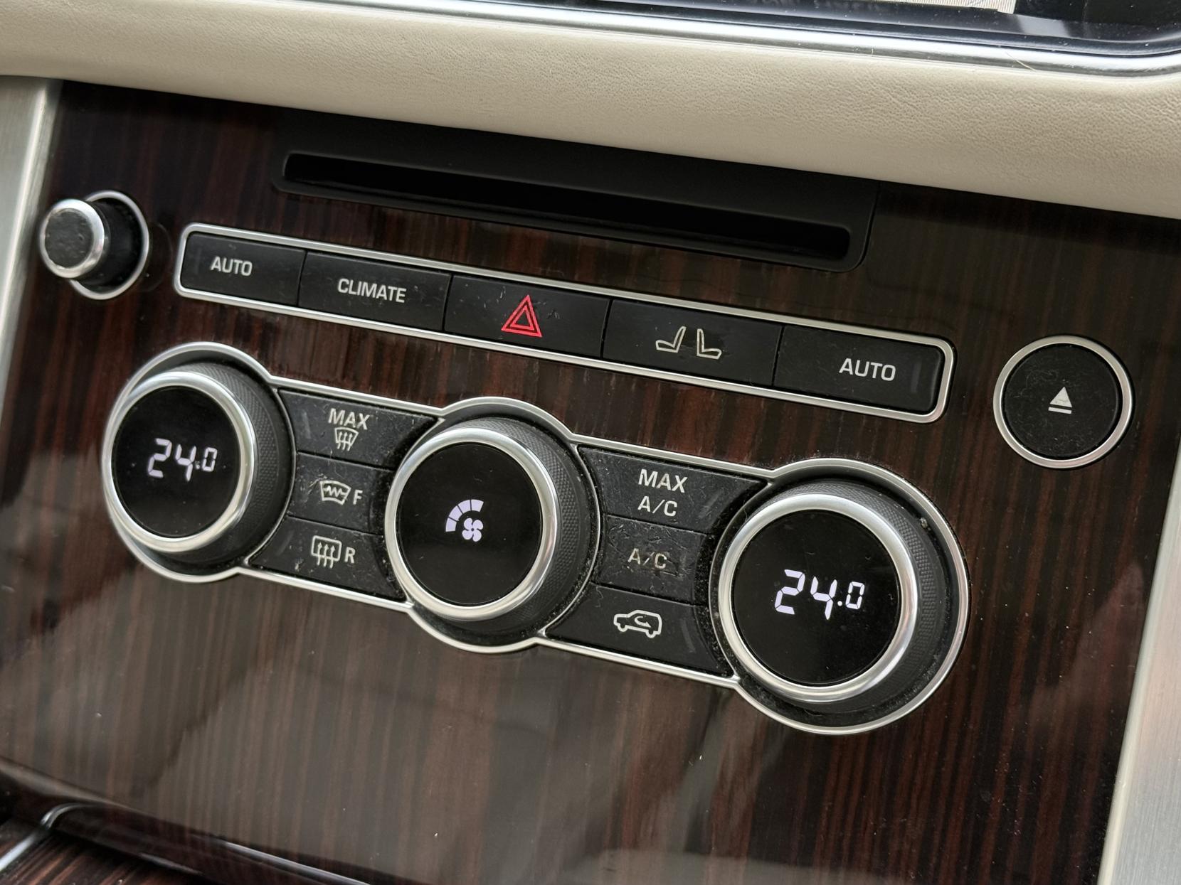 Land Rover Range Rover 4.4 SD V8 Autobiography SUV 5dr Diesel Auto 4WD Euro 5 (339 ps)