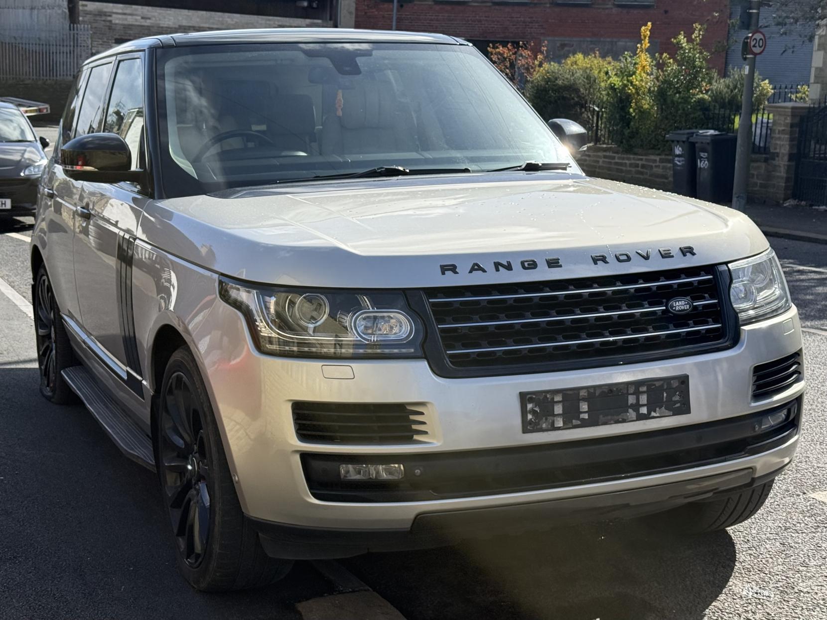 Land Rover Range Rover 4.4 SD V8 Autobiography SUV 5dr Diesel Auto 4WD Euro 5 (339 ps)