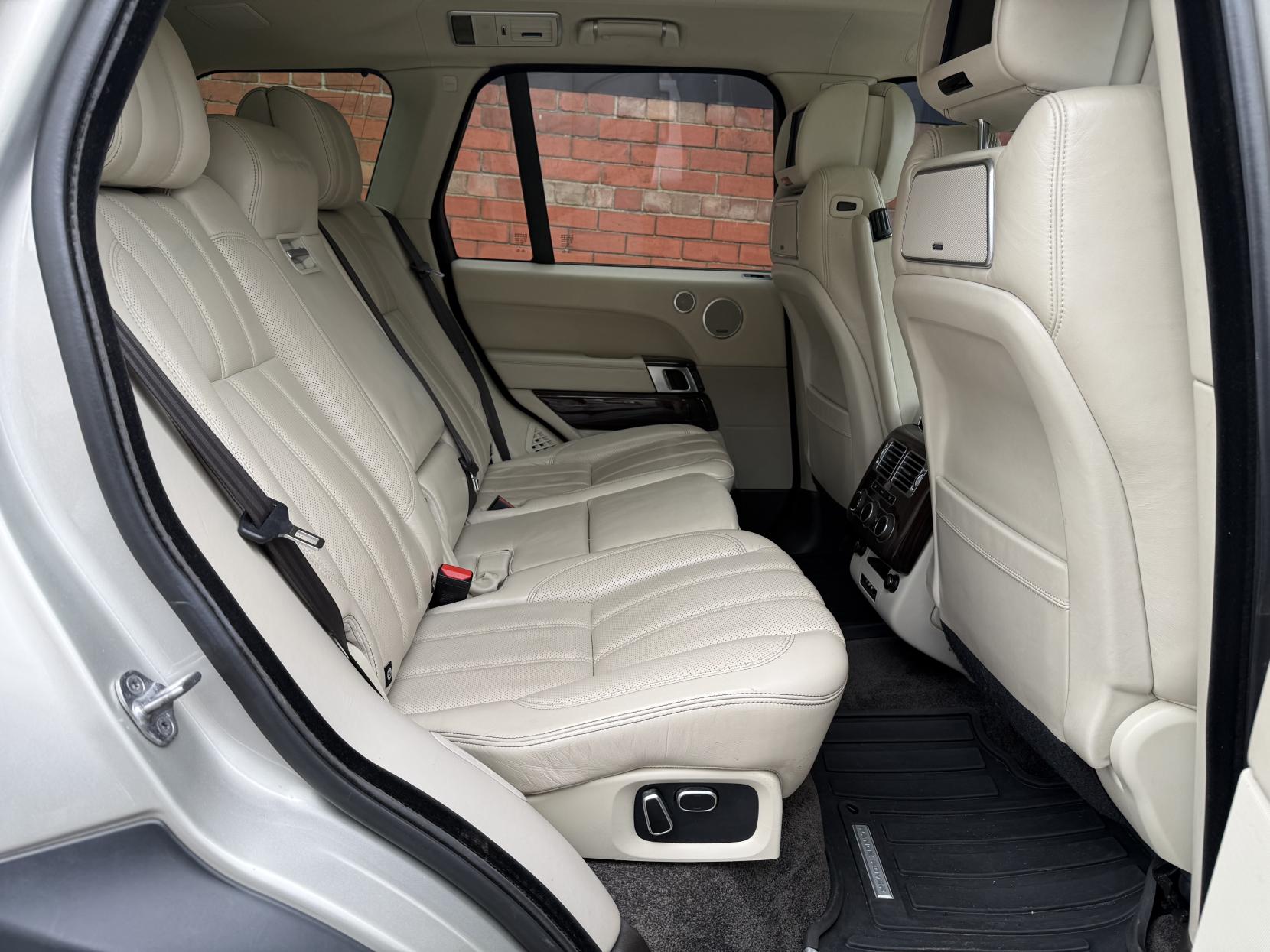 Land Rover Range Rover 4.4 SD V8 Autobiography SUV 5dr Diesel Auto 4WD Euro 5 (339 ps)