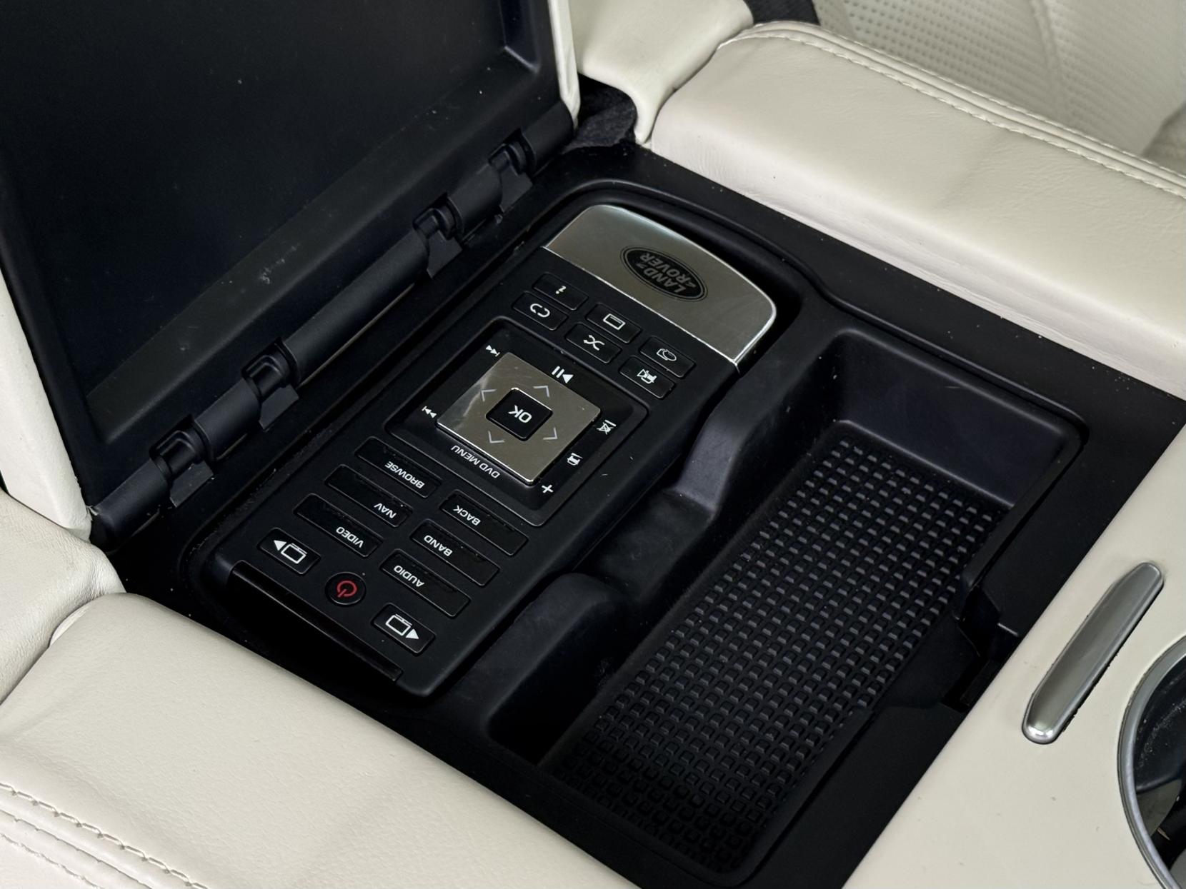 Land Rover Range Rover 4.4 SD V8 Autobiography SUV 5dr Diesel Auto 4WD Euro 5 (339 ps)