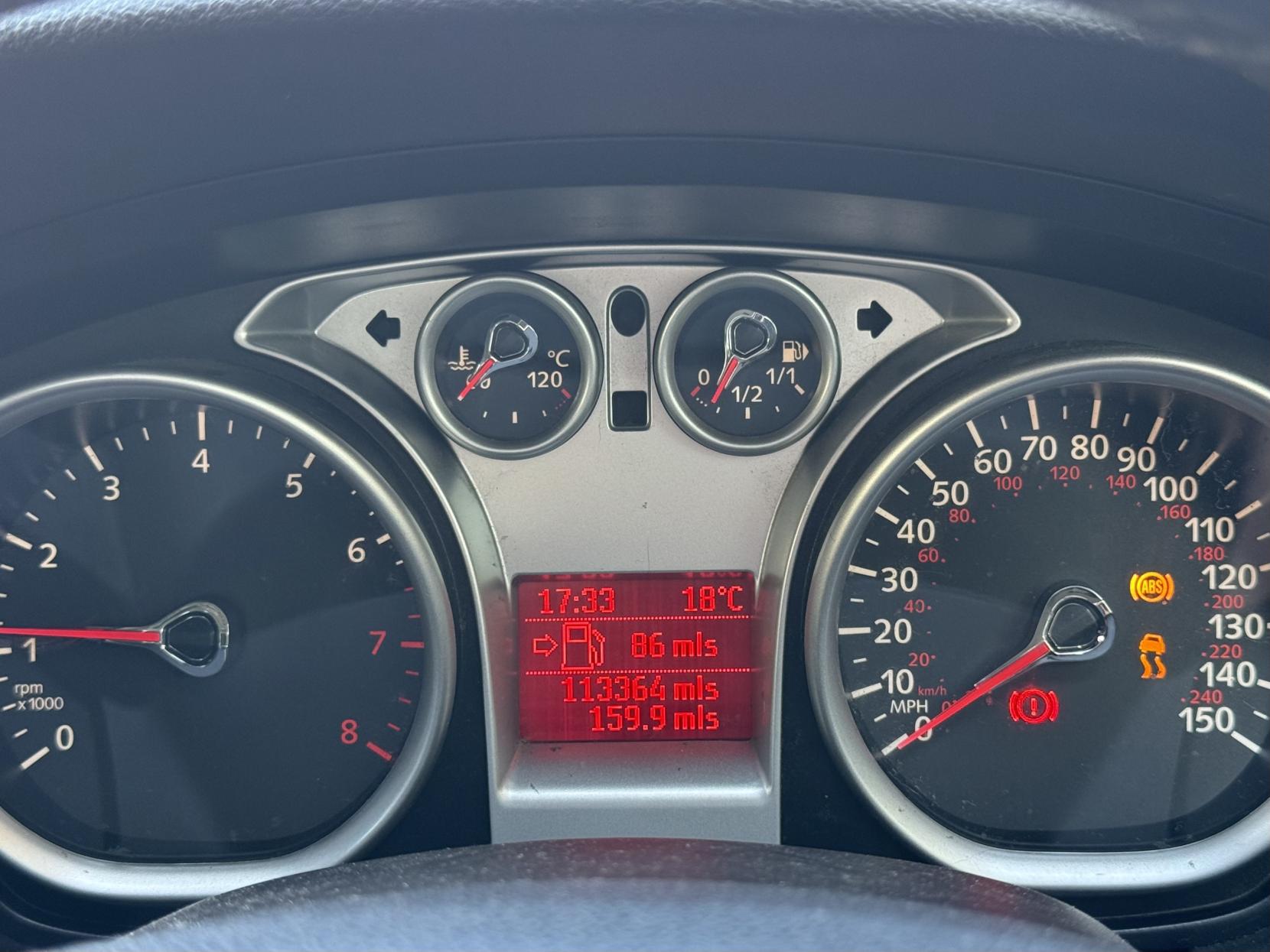 Ford Focus 1.6 Zetec Hatchback 5dr Petrol Manual (161 g/km, 99 bhp)