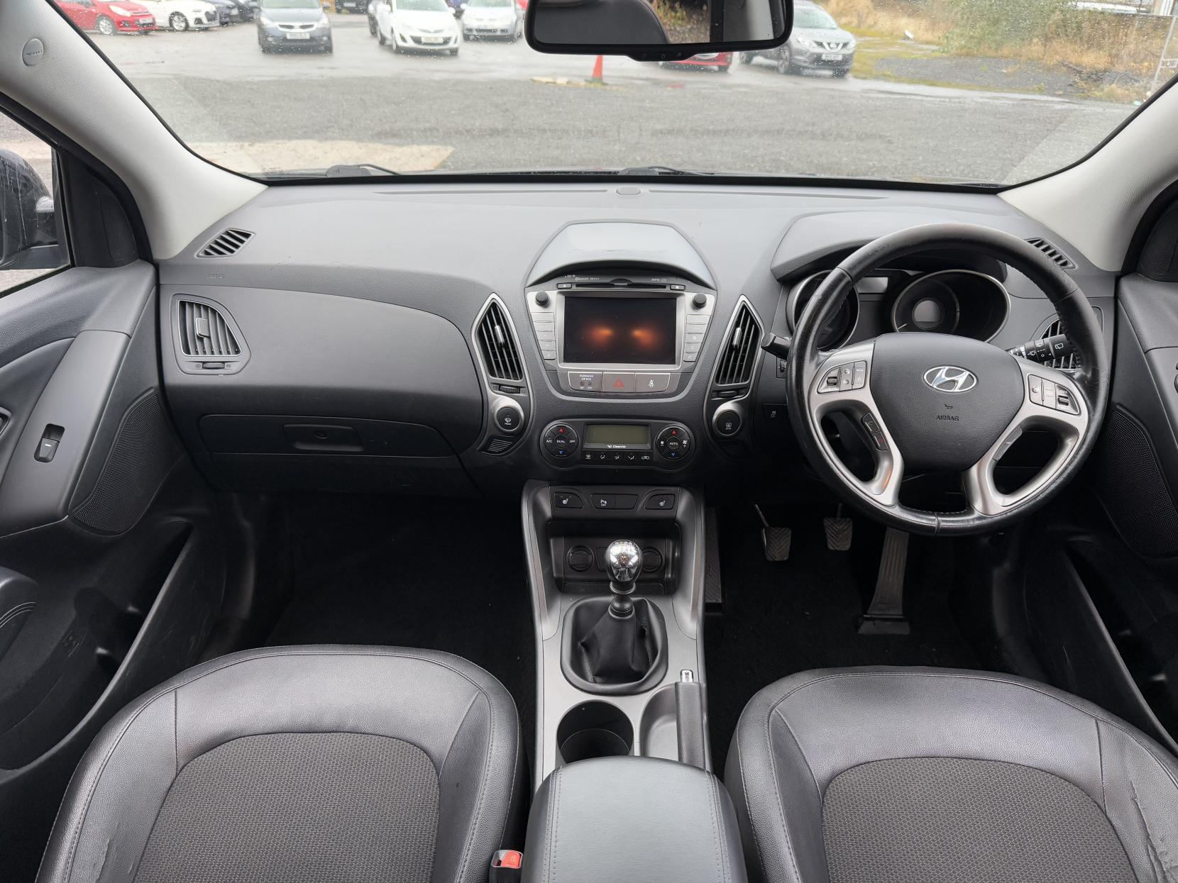 Hyundai ix35 2.0 CRDi SE SUV 5dr Diesel Manual 4WD Euro 5 (Nav) (134 bhp)