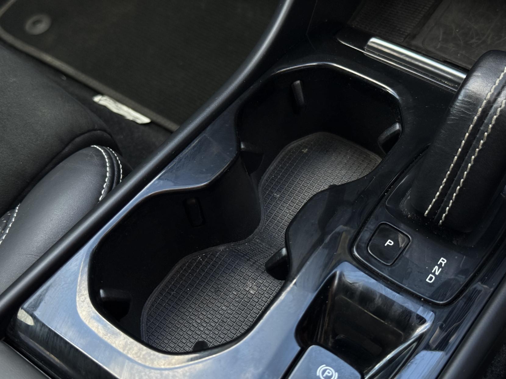 Volvo XC40 2.0 T5 R-Design SUV 5dr Petrol Auto AWD Euro 6 (s/s) (247 ps)