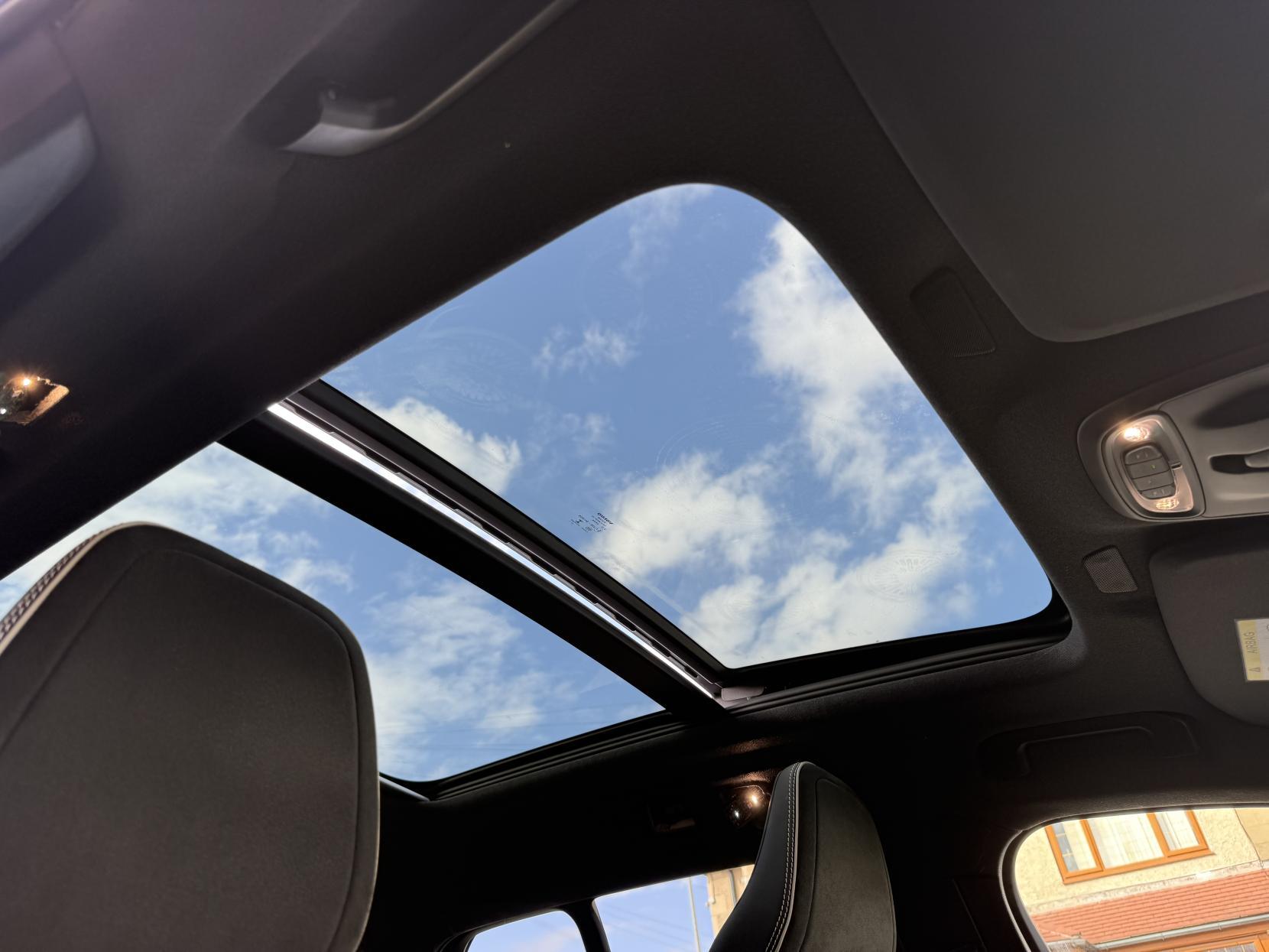 Volvo XC40 2.0 T5 R-Design SUV 5dr Petrol Auto AWD Euro 6 (s/s) (247 ps)