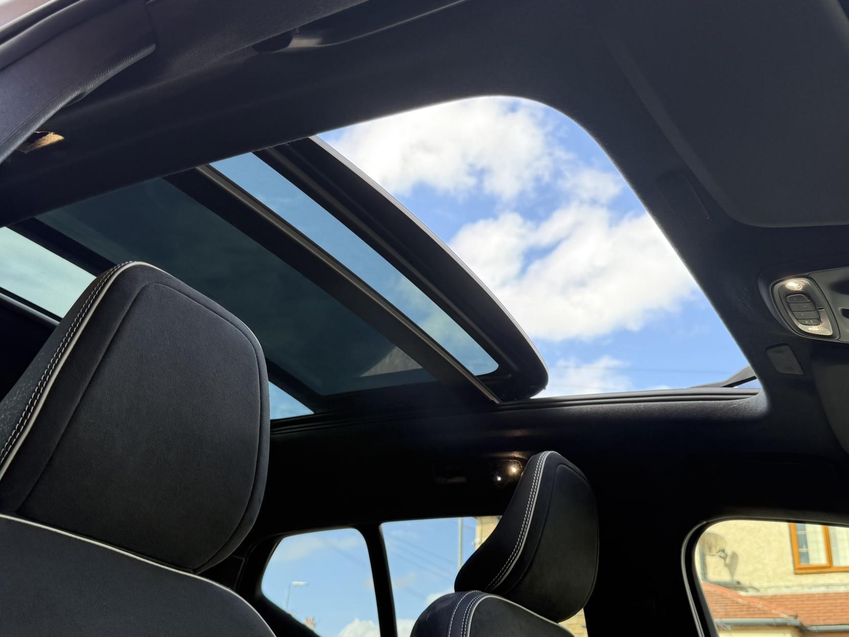 Volvo XC40 2.0 T5 R-Design SUV 5dr Petrol Auto AWD Euro 6 (s/s) (247 ps)