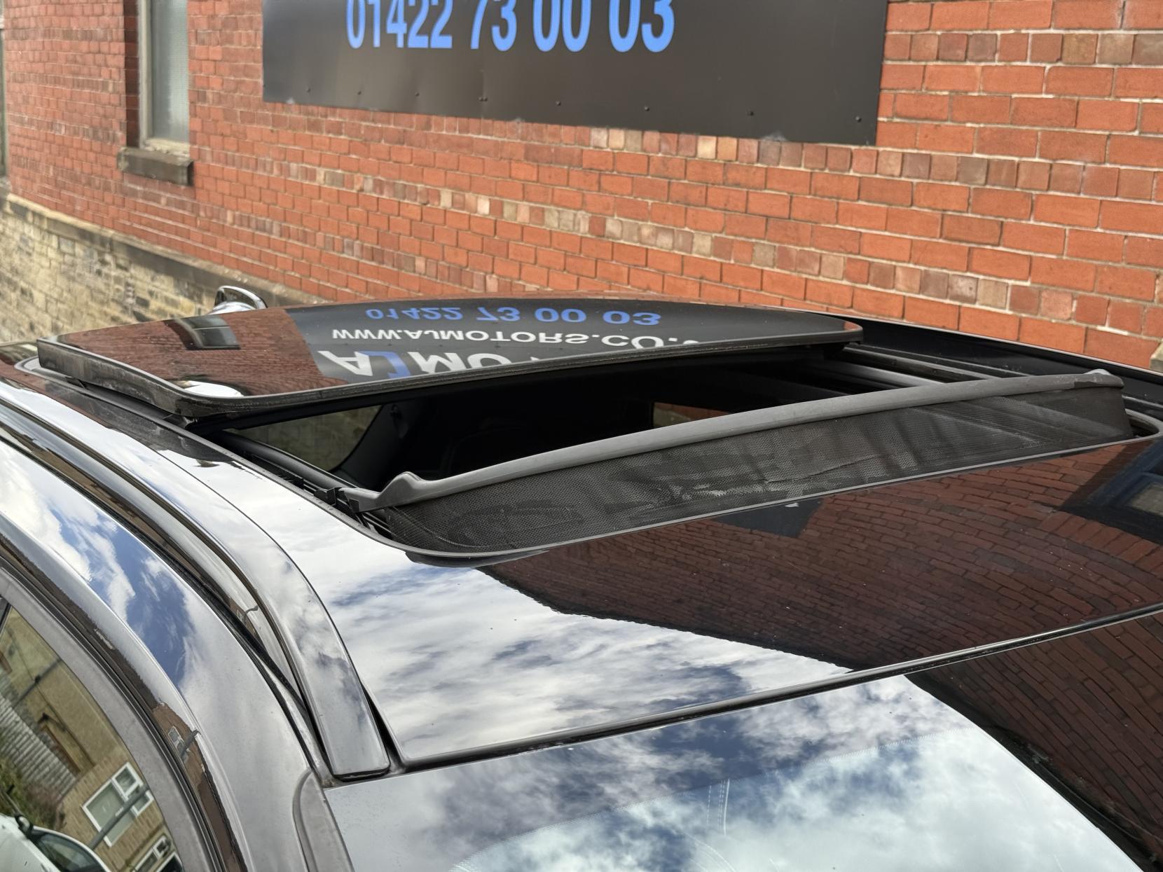 Volvo XC40 2.0 T5 R-Design SUV 5dr Petrol Auto AWD Euro 6 (s/s) (247 ps)