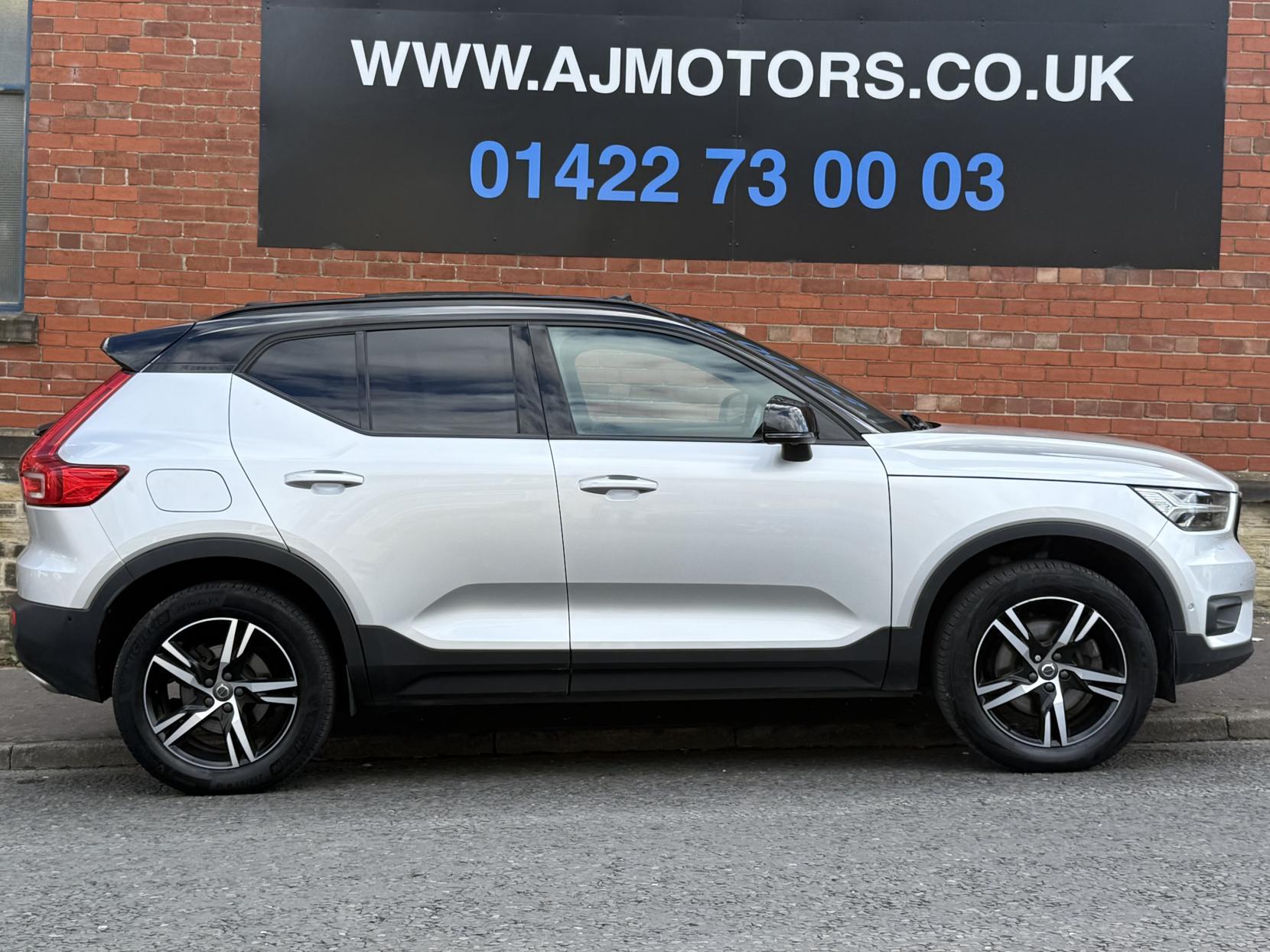 Volvo XC40 2.0 T5 R-Design SUV 5dr Petrol Auto AWD Euro 6 (s/s) (247 ps)