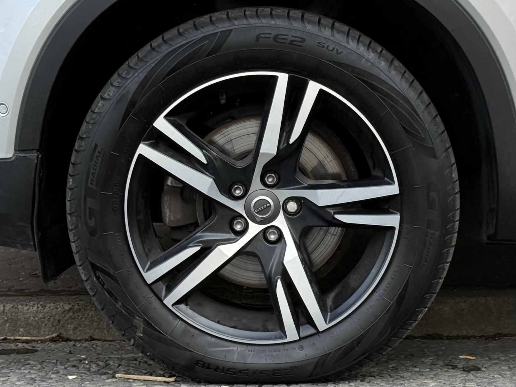 Volvo XC40 2.0 T5 R-Design SUV 5dr Petrol Auto AWD Euro 6 (s/s) (247 ps)