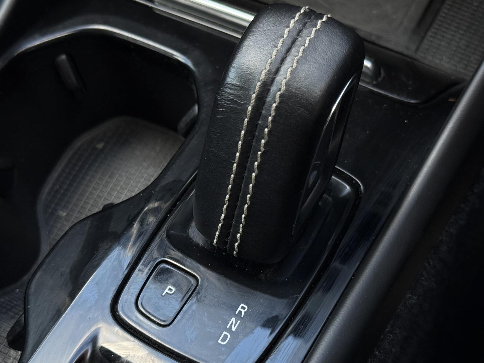 Volvo XC40 2.0 T5 R-Design SUV 5dr Petrol Auto AWD Euro 6 (s/s) (247 ps)