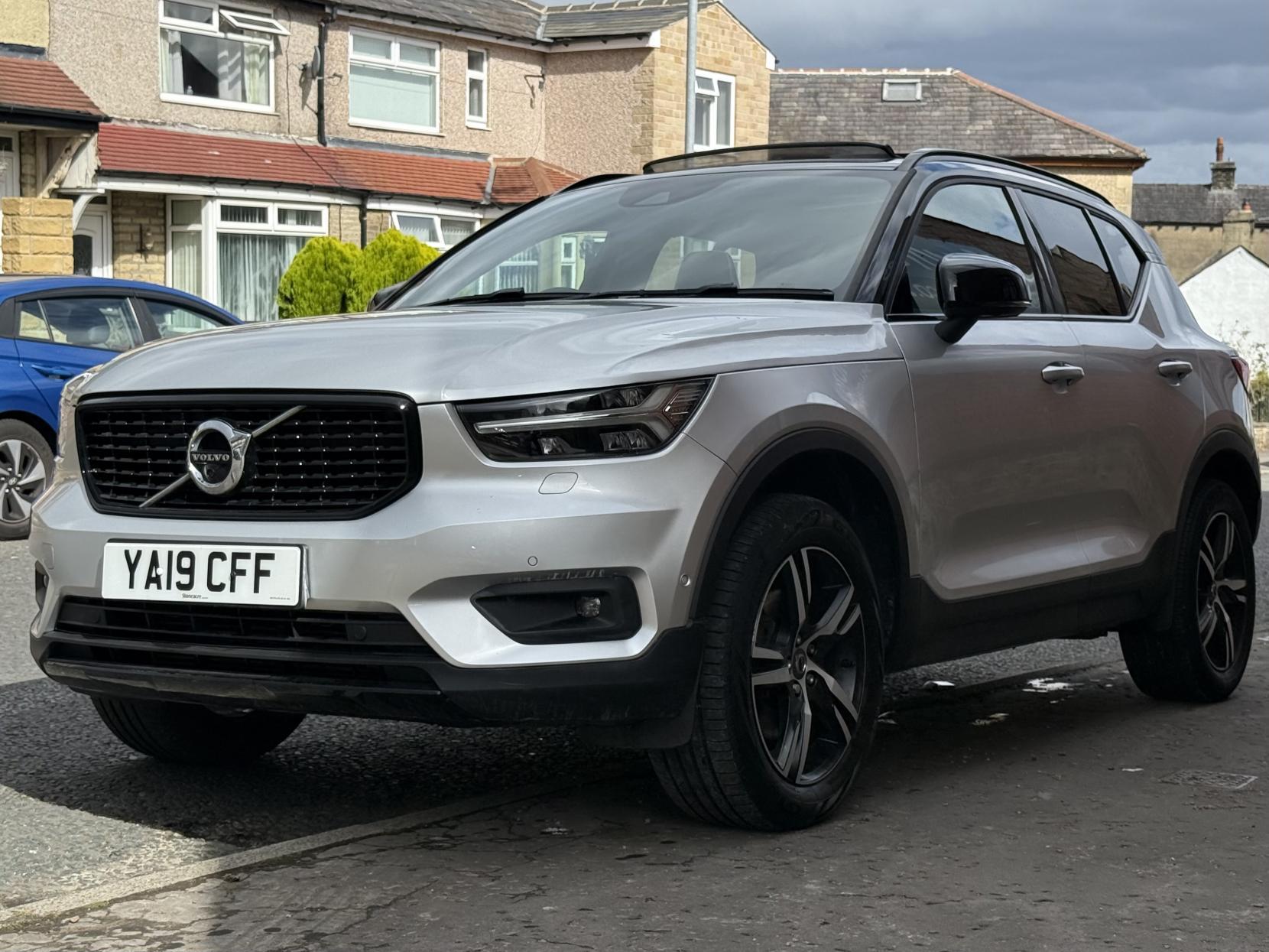 Volvo XC40 2.0 T5 R-Design SUV 5dr Petrol Auto AWD Euro 6 (s/s) (247 ps)