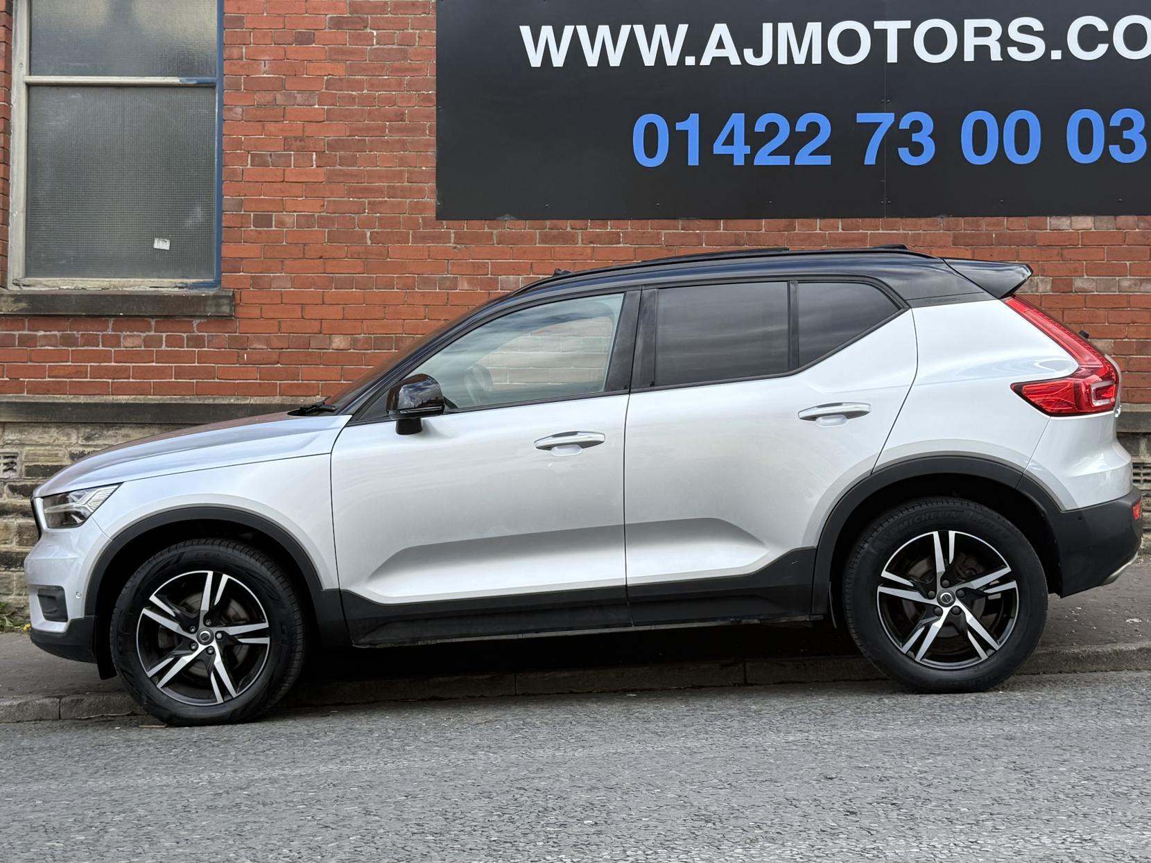 Volvo XC40 2.0 T5 R-Design SUV 5dr Petrol Auto AWD Euro 6 (s/s) (247 ps)
