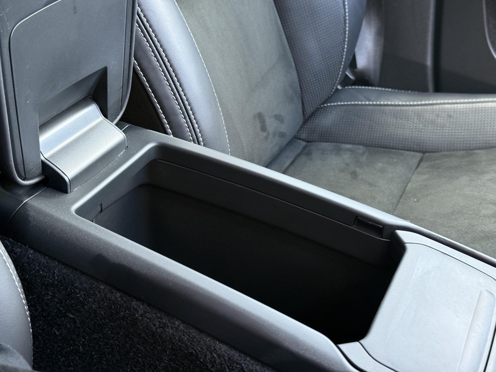 Volvo XC40 2.0 T5 R-Design SUV 5dr Petrol Auto AWD Euro 6 (s/s) (247 ps)