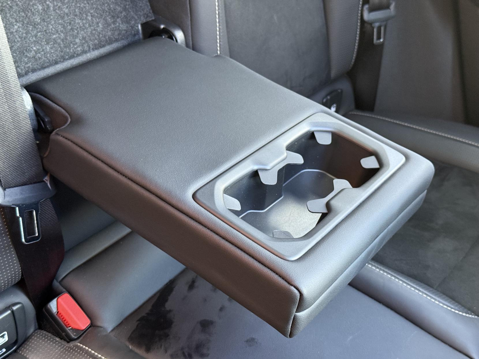 Volvo XC40 2.0 T5 R-Design SUV 5dr Petrol Auto AWD Euro 6 (s/s) (247 ps)