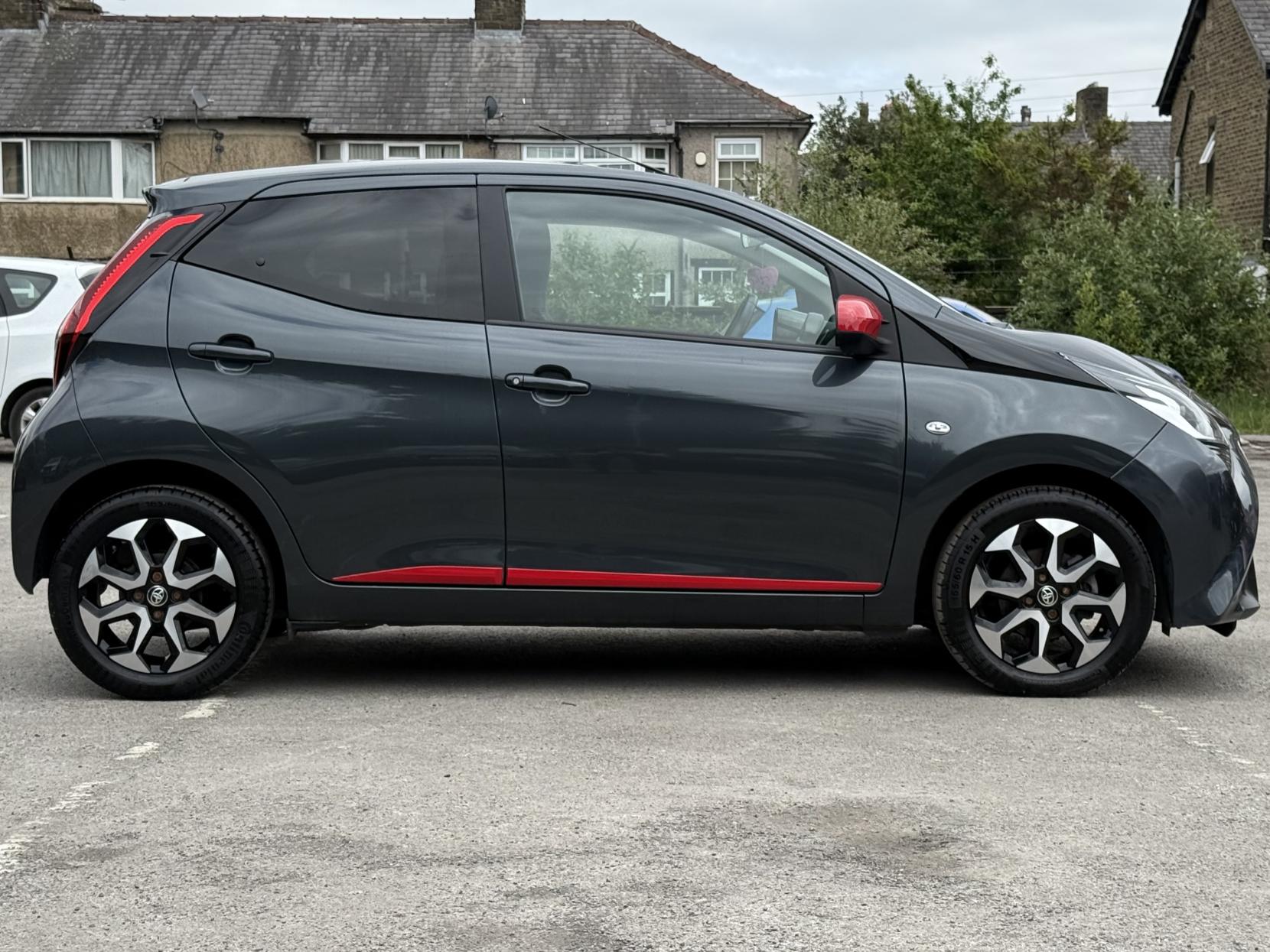 Toyota AYGO 1.0 VVT-i x-trend Hatchback 5dr Petrol Manual Euro 6 (s/s) (71 ps)