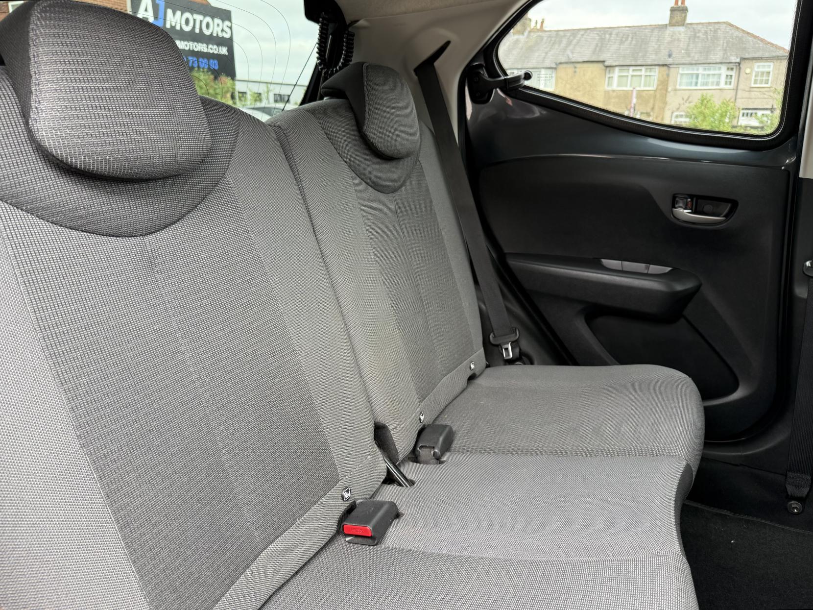 Toyota AYGO 1.0 VVT-i x-trend Hatchback 5dr Petrol Manual Euro 6 (s/s) (71 ps)
