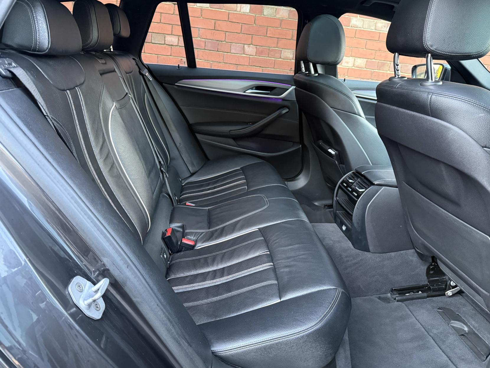 BMW 5 Series 2.0 520d M Sport Touring 5dr Diesel Auto xDrive Euro 6 (s/s) (190 ps)