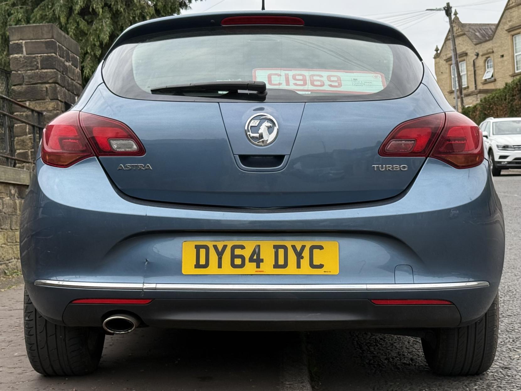 Vauxhall Astra 1.4T 16v SRi Hatchback 5dr Petrol Manual Euro 5 (140 ps)