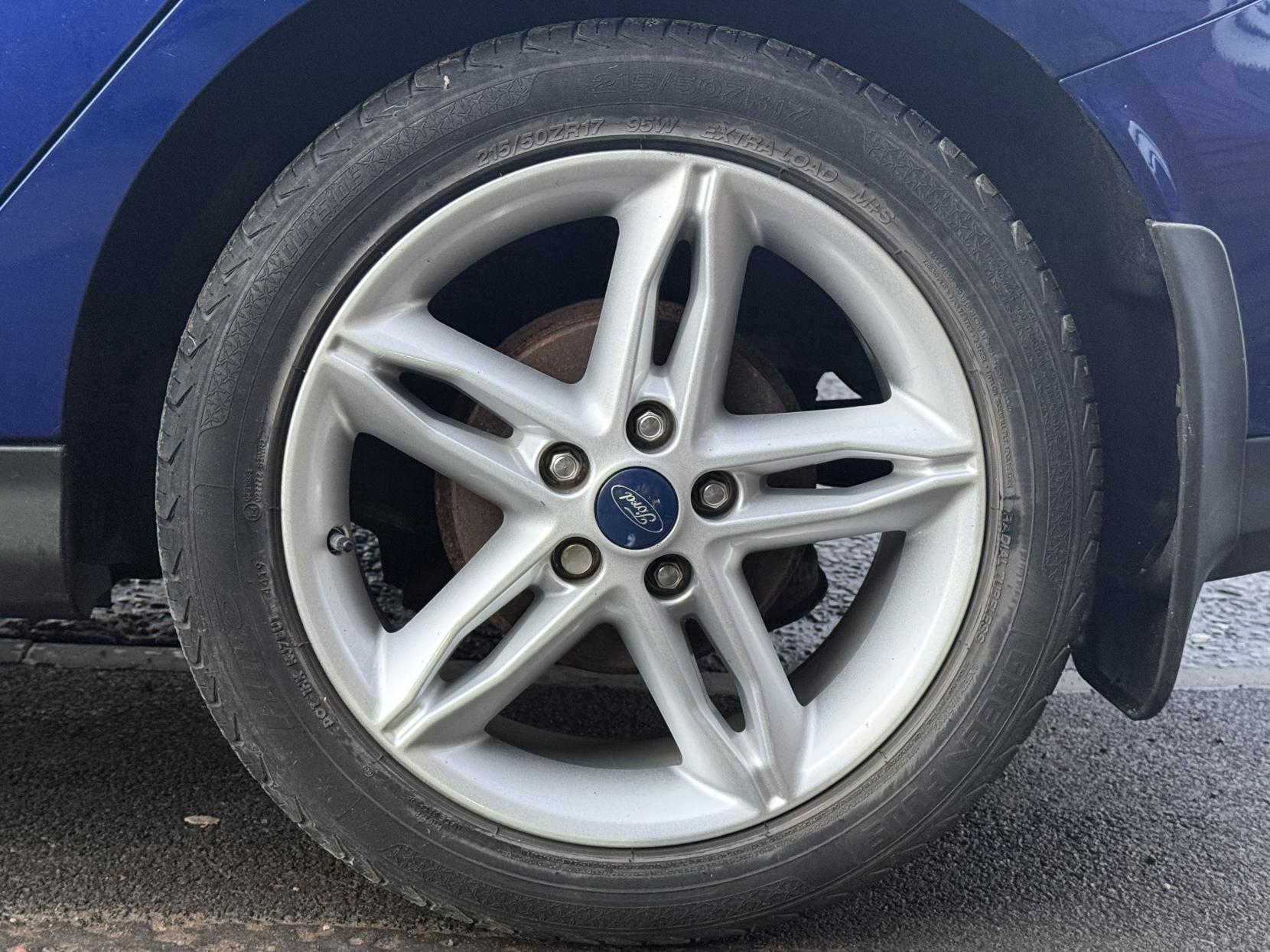 Ford Focus 1.0T EcoBoost Zetec Edition Hatchback 5dr Petrol Manual Euro 6 (s/s) (125 ps)