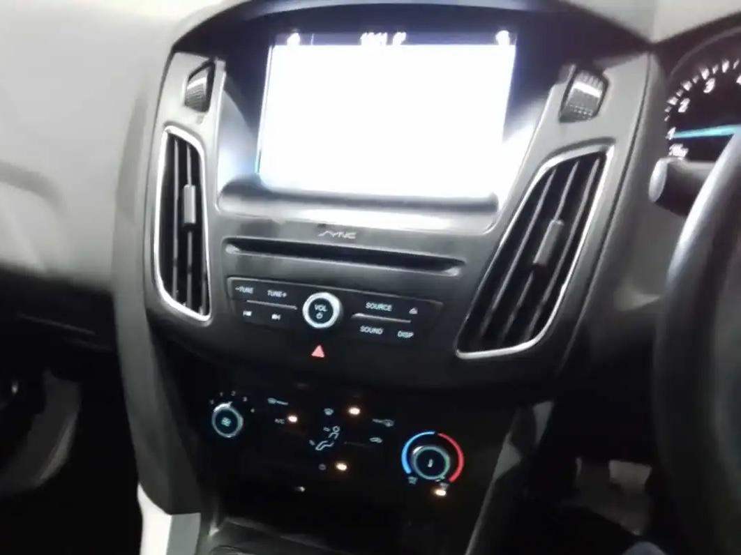 Ford Focus 1.0T EcoBoost Zetec Edition Hatchback 5dr Petrol Manual Euro 6 (s/s) (125 ps)