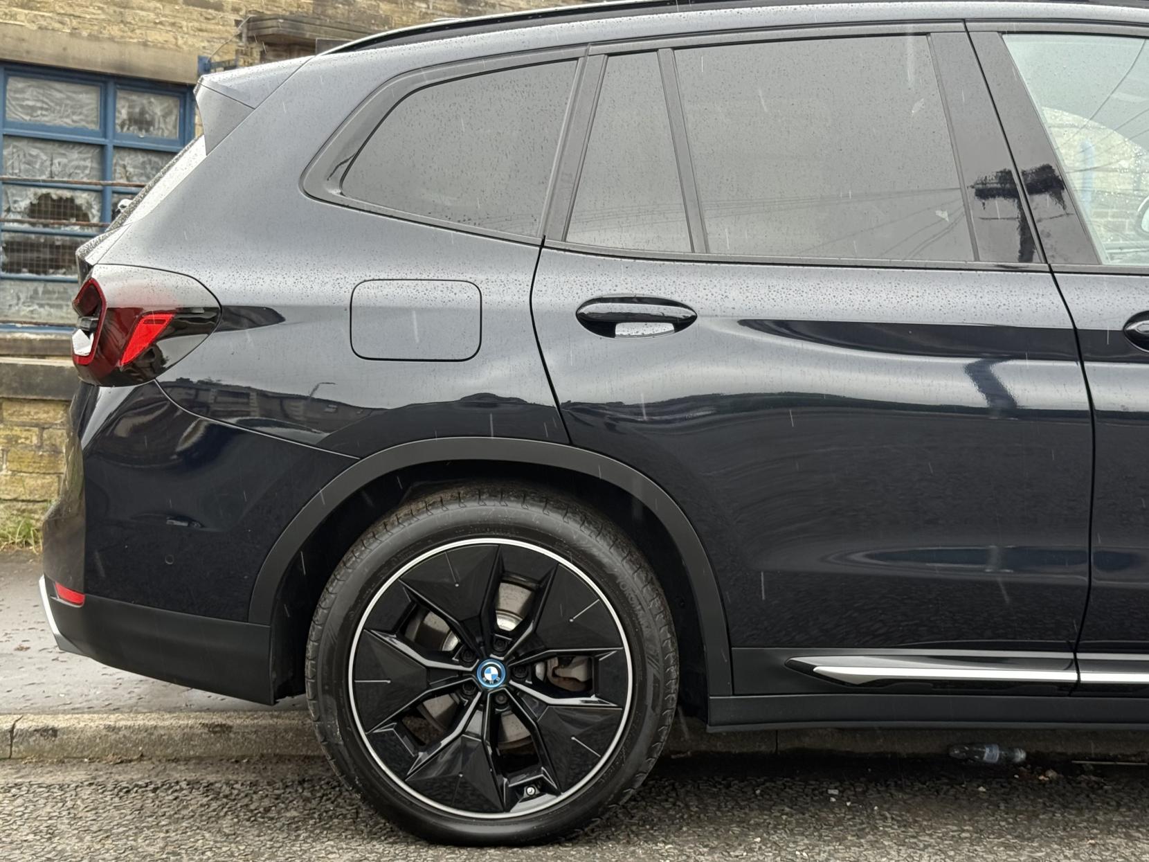 BMW iX3 80kWh Premier Edition SUV 5dr Electric Auto (286 ps)