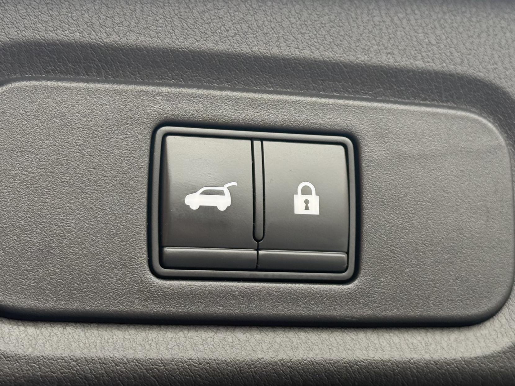 Nissan Qashqai 1.3 DIG-T MHEV Tekna+ SUV 5dr Petrol Hybrid XTRON Euro 6 (s/s) (158 ps)