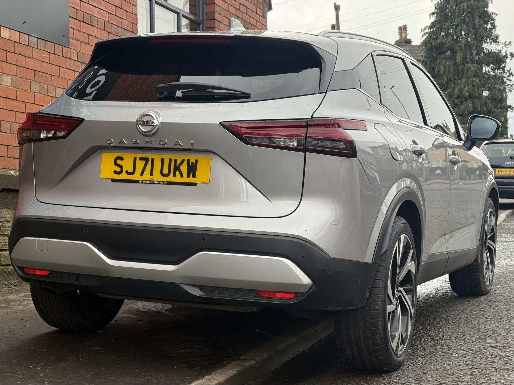 Nissan Qashqai 1.3 DIG-T MHEV Tekna+ SUV 5dr Petrol Hybrid XTRON Euro 6 (s/s) (158 ps)