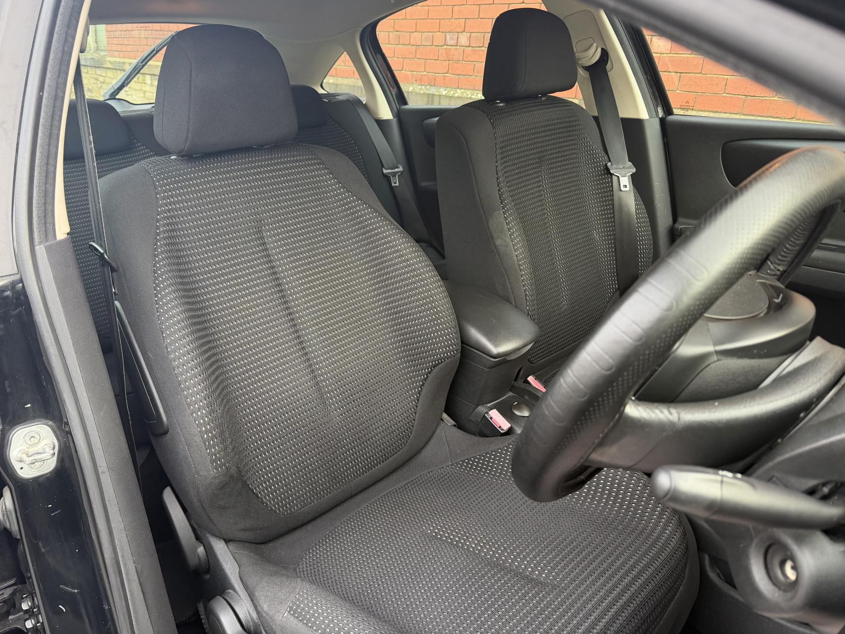 Citroen C4 1.6i 16V VTR+ Hatchback 5dr Petrol Manual (169 g/km, 110 bhp)