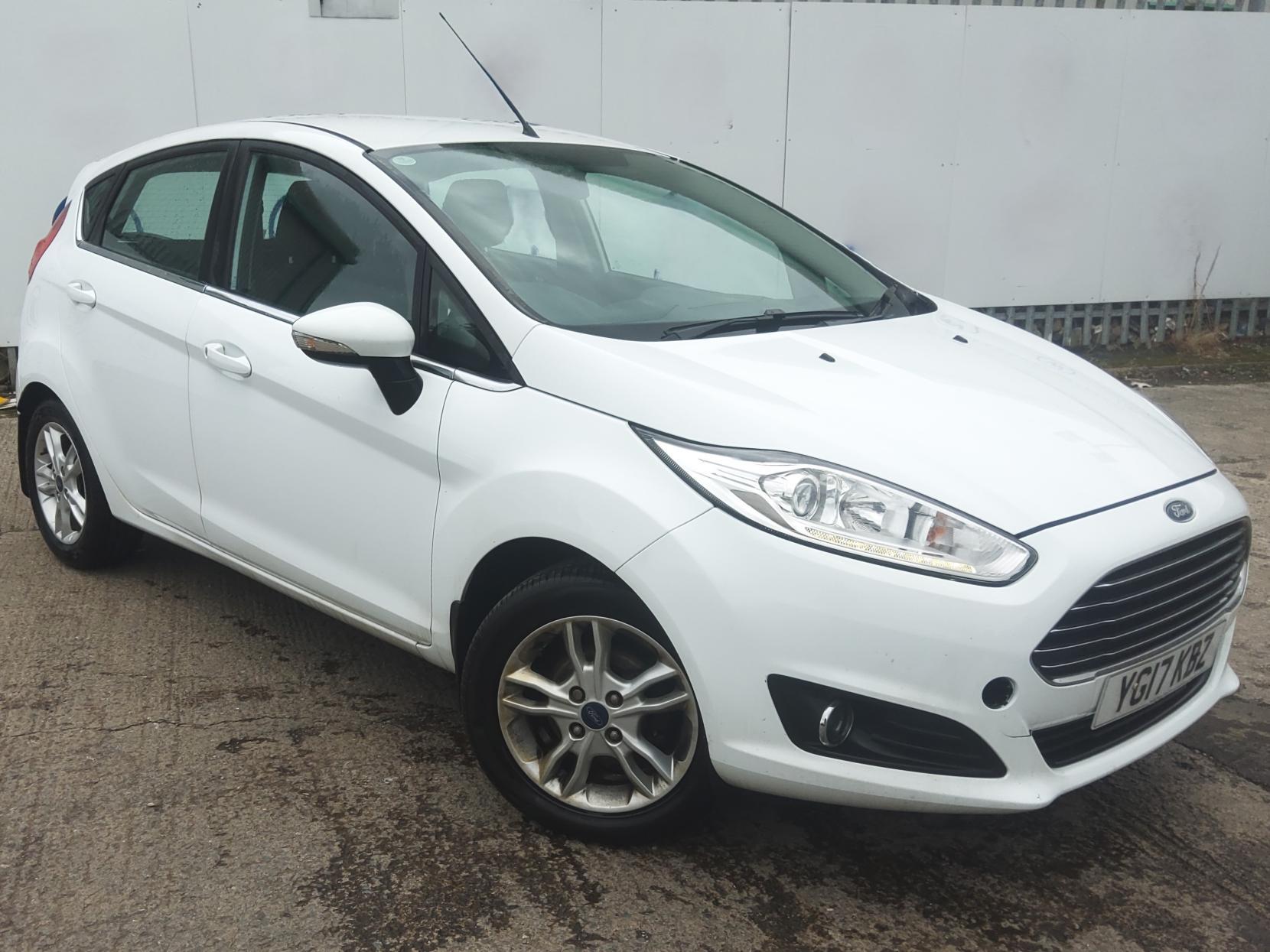 Ford Fiesta 1.6 Zetec Hatchback 5dr Petrol Powershift Euro 6 (105 ps)