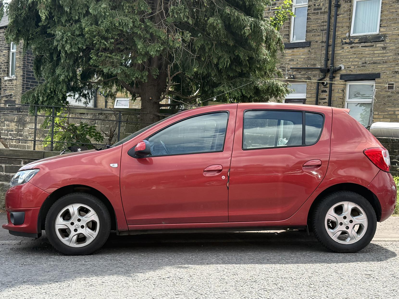 Dacia Sandero 0.9 TCe Laureate Hatchback 5dr Petrol Manual Euro 5 (90 ps)