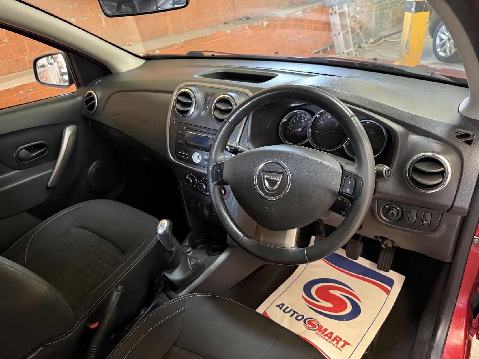 Dacia Sandero 0.9 TCe Laureate Hatchback 5dr Petrol Manual Euro 5 (90 ps)