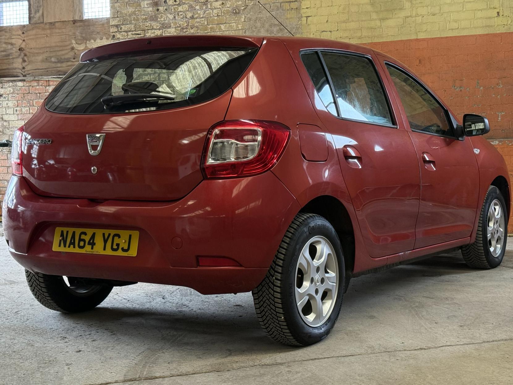 Dacia Sandero 0.9 TCe Laureate Hatchback 5dr Petrol Manual Euro 5 (90 ps)