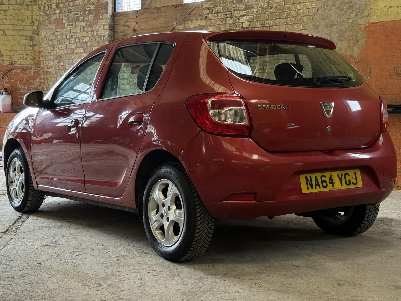 Dacia Sandero 0.9 TCe Laureate Hatchback 5dr Petrol Manual Euro 5 (90 ps)