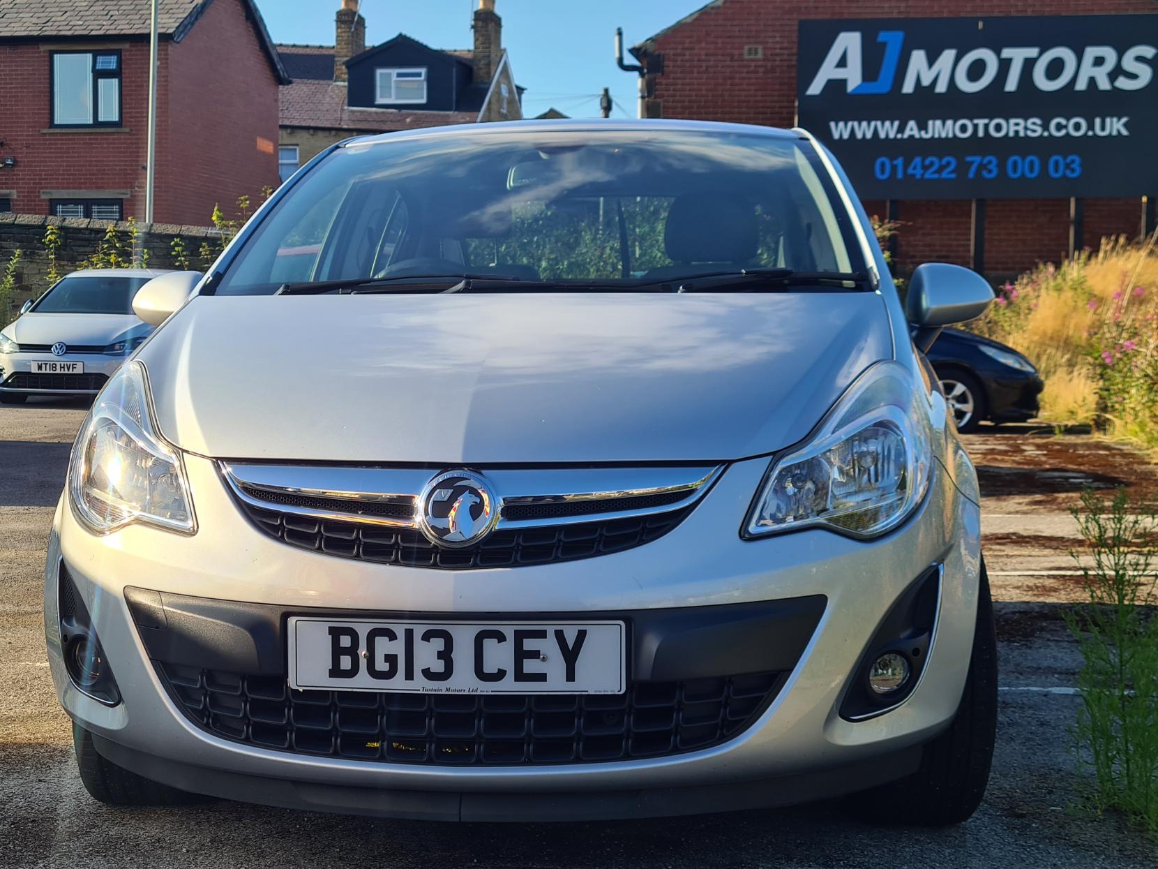 Vauxhall Corsa 1.4 16V SE Hatchback 5dr Petrol Manual Wide Ratio Euro 5 (100 ps)