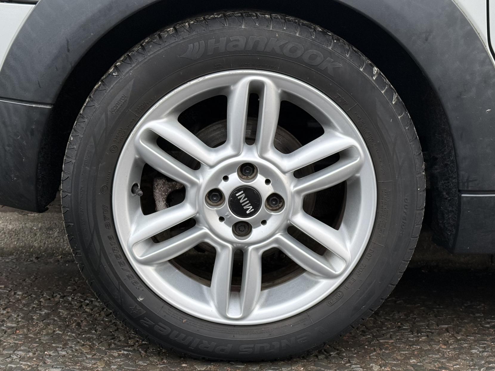 MINI Clubman 1.6 Cooper D Estate 5dr Diesel Manual Euro 5 (s/s) (112 ps)