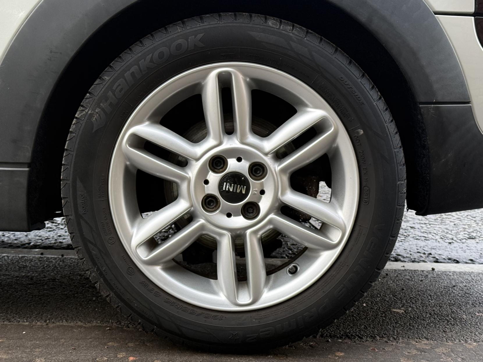 MINI Clubman 1.6 Cooper D Estate 5dr Diesel Manual Euro 5 (s/s) (112 ps)