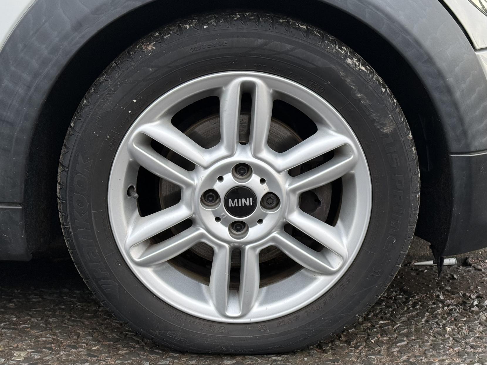 MINI Clubman 1.6 Cooper D Estate 5dr Diesel Manual Euro 5 (s/s) (112 ps)