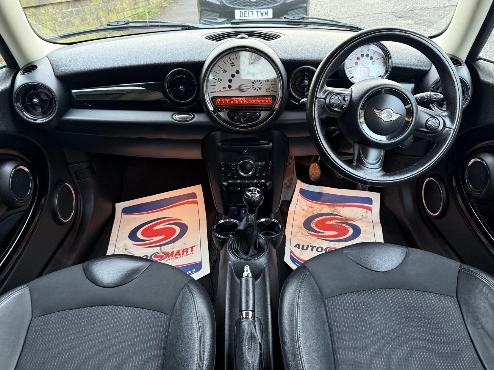 MINI Clubman 1.6 Cooper D Estate 5dr Diesel Manual Euro 5 (s/s) (112 ps)