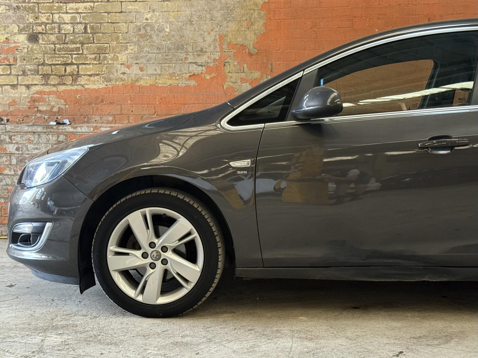 Vauxhall Astra 1.4i SRi Hatchback 5dr Petrol Manual Euro 6 (100 ps)