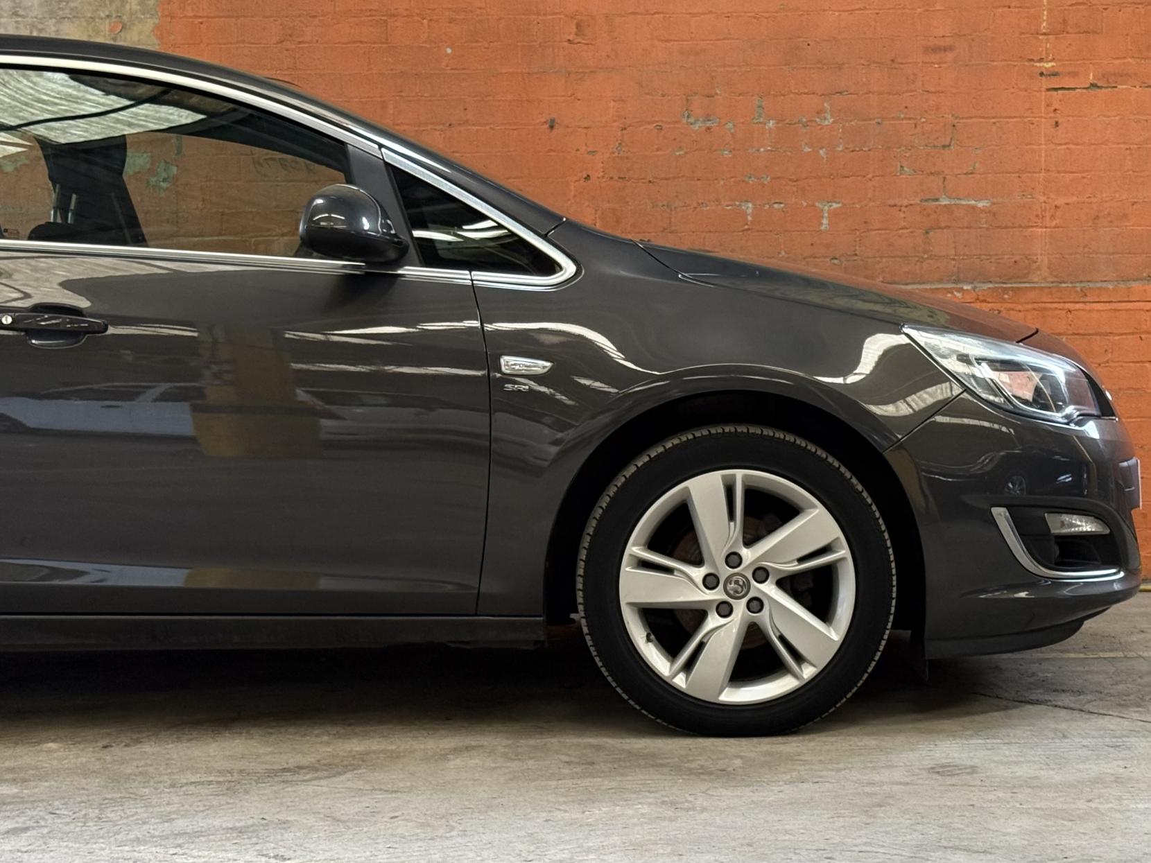 Vauxhall Astra 1.4i SRi Hatchback 5dr Petrol Manual Euro 6 (100 ps)