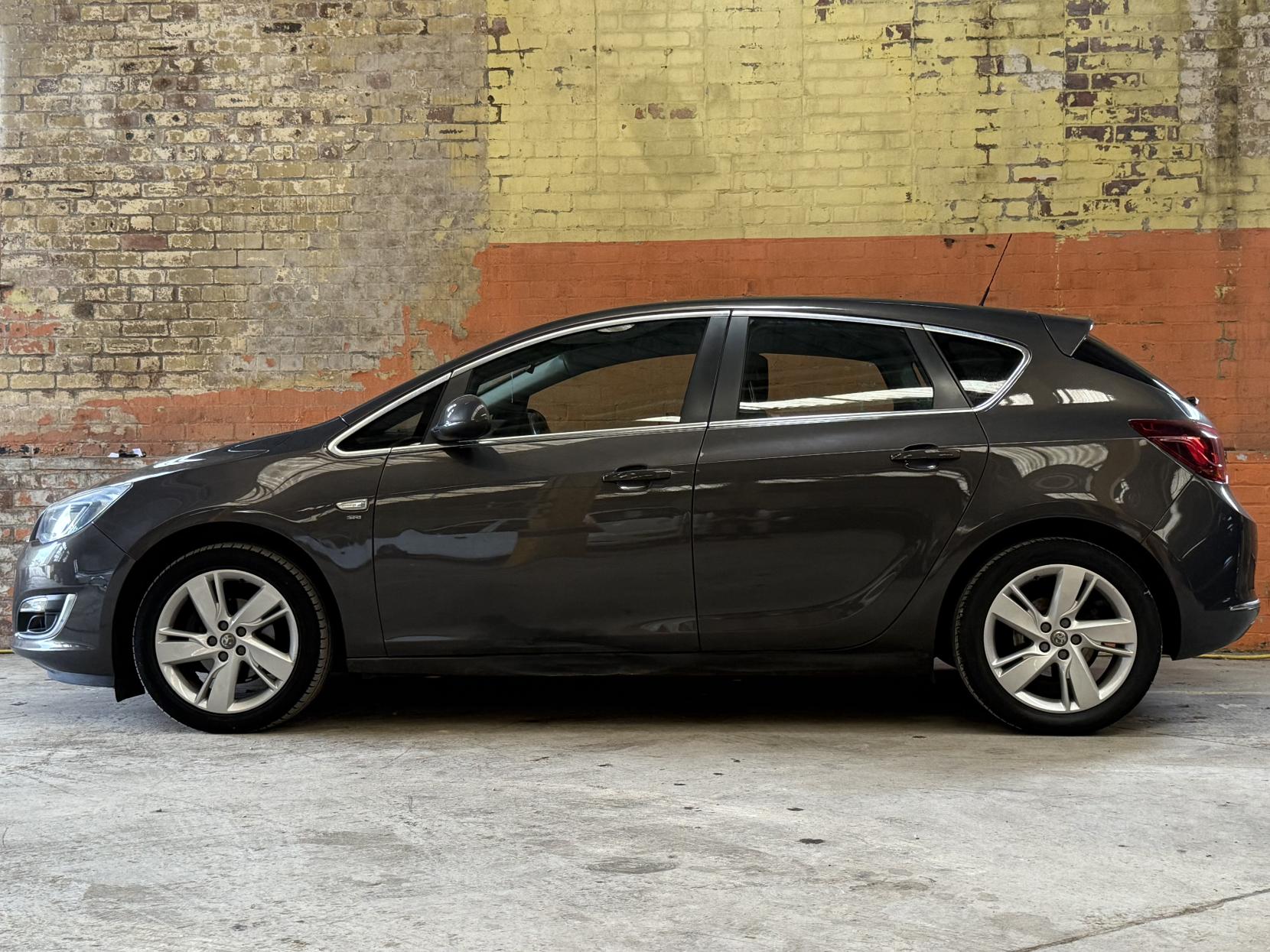Vauxhall Astra 1.4i SRi Hatchback 5dr Petrol Manual Euro 6 (100 ps)