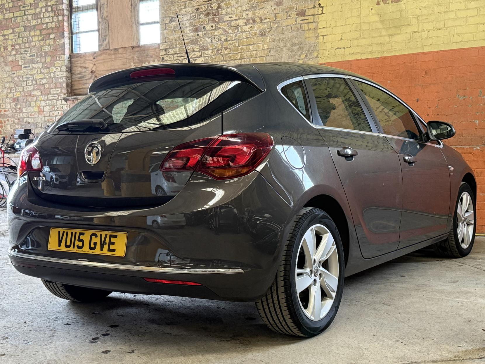 Vauxhall Astra 1.4i SRi Hatchback 5dr Petrol Manual Euro 6 (100 ps)
