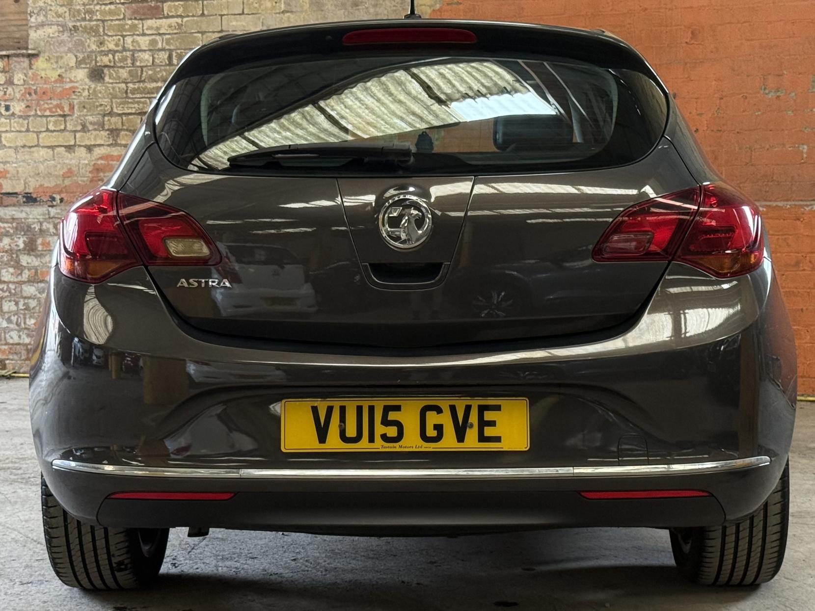 Vauxhall Astra 1.4i SRi Hatchback 5dr Petrol Manual Euro 6 (100 ps)