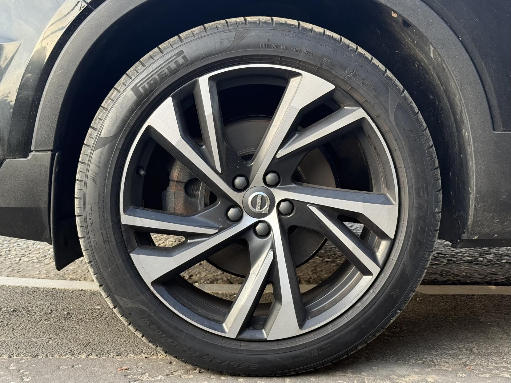 Volvo XC40 2.0 B4 MHEV R-Design Pro SUV 5dr Petrol Hybrid Auto Euro 6 (s/s) (197 ps)