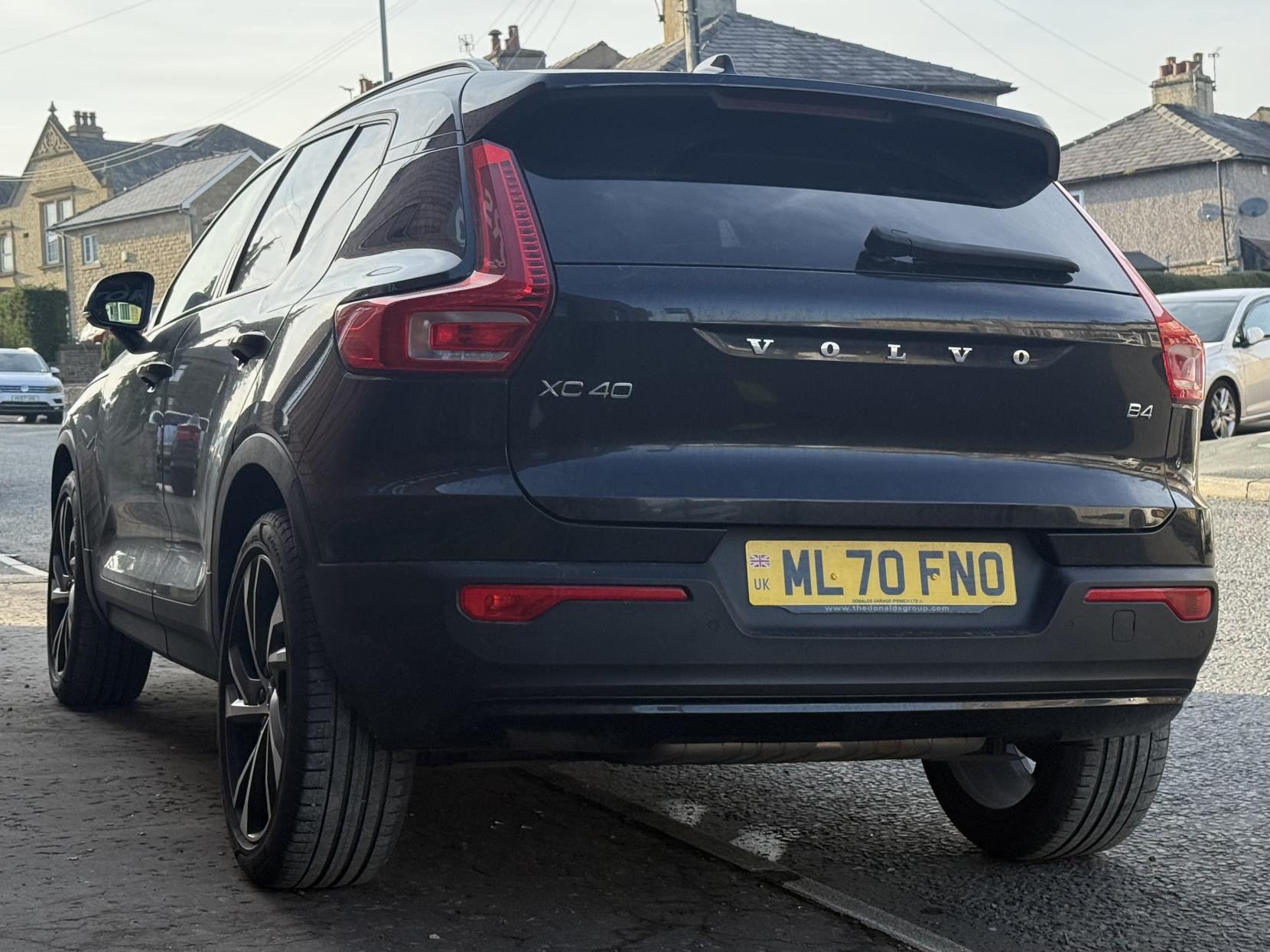 Volvo XC40 2.0 B4 MHEV R-Design Pro SUV 5dr Petrol Hybrid Auto Euro 6 (s/s) (197 ps)